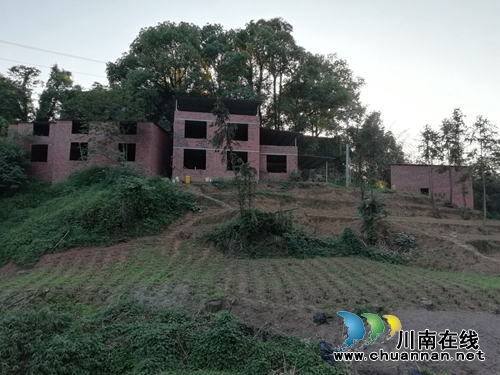 泸州市江阳区华阳街道依法拆除违章建筑&nbsp;规范农房建设秩序