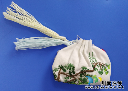 医学生纯手工制作的20个香囊，绚爆了！(图3)