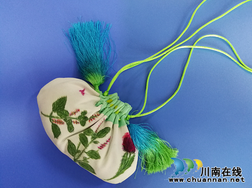 医学生纯手工制作的20个香囊，绚爆了！(图4)