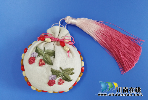 医学生纯手工制作的20个香囊，绚爆了！(图14)