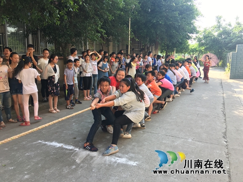 宜宾南溪区罗龙实验小学开展体育周活动(图2) 宜宾南溪区罗龙实验小学开展体育周活动(图2)