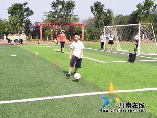 宜宾南溪区罗龙实验小学开展体育周活动(图6) 宜宾南溪区罗龙实验小学开展体育周活动(图6)