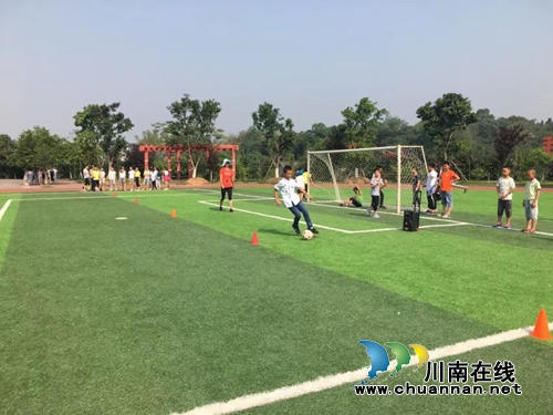 宜宾南溪区罗龙实验小学开展体育周活动(图7) 宜宾南溪区罗龙实验小学开展体育周活动(图7)