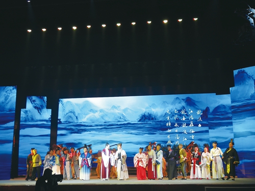 邹欢：妆成已是戏中人&nbsp;回归本我祭初心