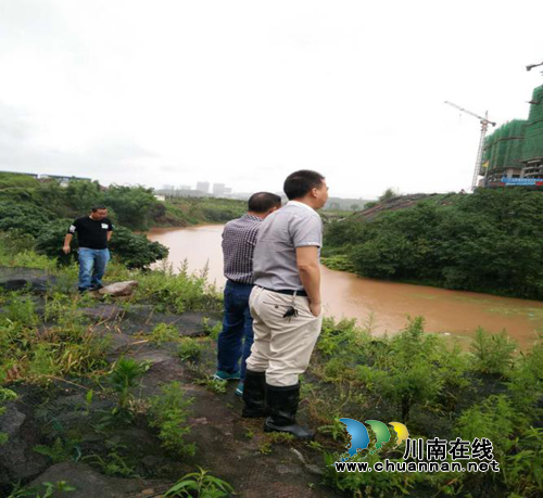江阳区张坝街道开展汛期安全大排查大整治大督查(图1) 江阳区张坝街道开展汛期安全大排查大整治大督查(图1)