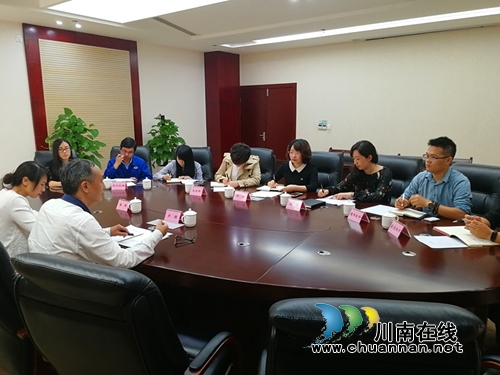 市工商联到泸州高新区“把脉”非公企业发展(图1) 市工商联到泸州高新区“把脉”非公企业发展(图1)