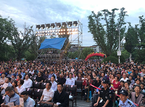 第七届中国·荣县大佛文化旅游节举行开幕式(图2) 第七届中国·荣县大佛文化旅游节举行开幕式(图2)