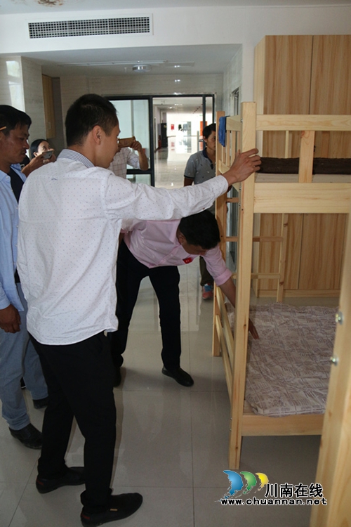 泸州高新区管委会组织苗乡干部到园区考察(图3)