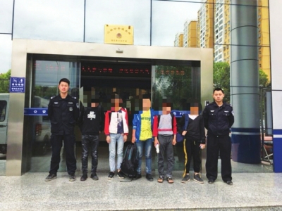 内江五名学生离家出走 望引起家人关注(图1) 内江五名学生离家出走 望引起家人关注(图1)