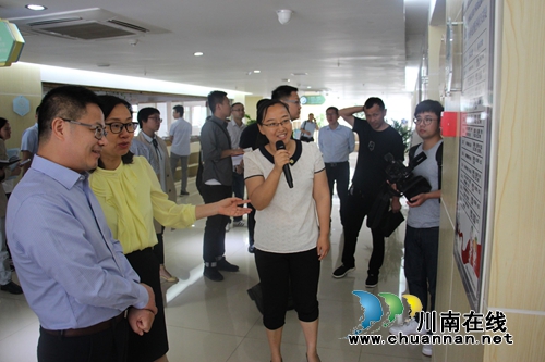 资阳雁江区区长文勇一行调研泸州华阳街道康乐社区(图1) 资阳雁江区区长文勇一行调研泸州华阳街道康乐社区(图1)