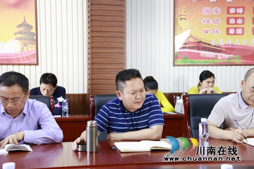 泸州市教科所视导合江中学高考冲刺备考工作(图3) 泸州市教科所视导合江中学高考冲刺备考工作(图3)