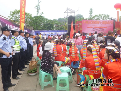 泸县公安局所队联合圆满完成玉龙湖第十届放生节安保任务(图1) 泸县公安局所队联合圆满完成玉龙湖第十届放生节安保任务(图1)