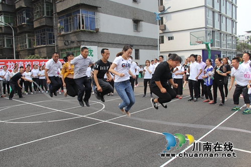 泸县云龙镇举行首届农民运动会(图1)