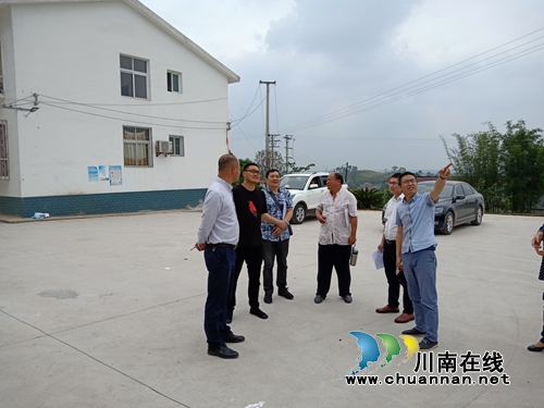 泸县发改局牵头到潮河镇验收易地扶贫搬迁点配套设施建设