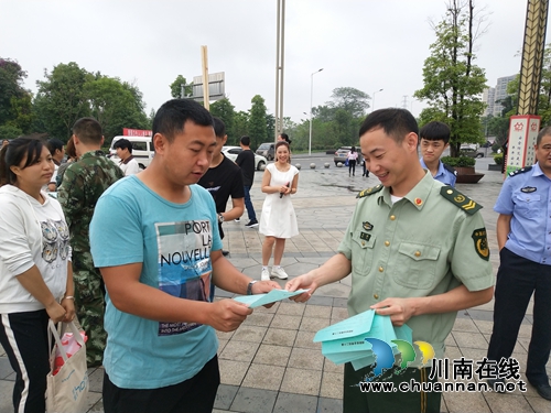 江阳区张坝街道匠心社区开展消防演练培训活动(图2) 江阳区张坝街道匠心社区开展消防演练培训活动(图2)