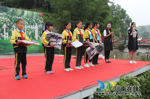 泸县云龙镇少年儿童过别样儿童节(图2) 泸县云龙镇少年儿童过别样儿童节(图2)
