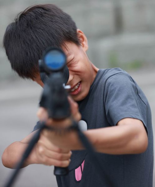 自贡“警营开放日”:“小警粉”们过足瘾(图1) 自贡“警营开放日”:“小警粉”们过足瘾(图1)