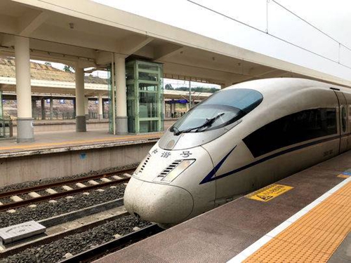 内江老人高铁遗失1.6万&nbsp;工作人员10分钟找回(图2)