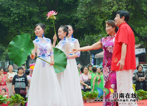 龙马潭区莲花池街道举办舞林大会群众广场舞活动(图9) 龙马潭区莲花池街道举办舞林大会群众广场舞活动(图9)