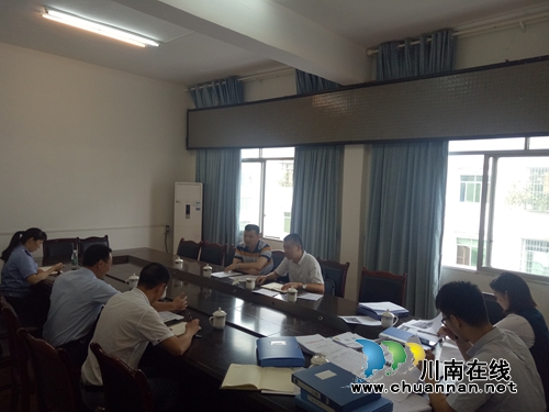 泸县检察院检察长张胜春率队到潮河镇督查2018年上半年群众满意度测评工作(图2)