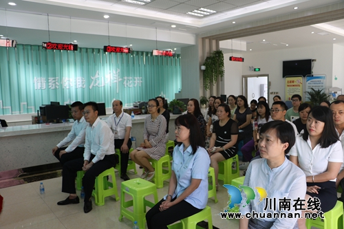 龙马潭：签约廉政顾问&nbsp;全国首创“廉外助”(图4)