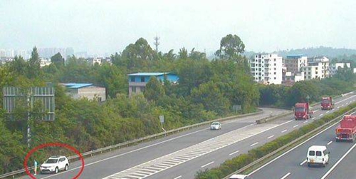 四川8条高速增添“黑科技” 严查交通违法(图1) 四川8条高速增添“黑科技” 严查交通违法(图1)