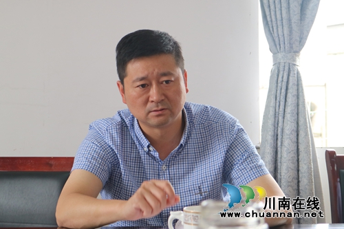 宋军率队到泸县嘉明镇复兴村督导脱贫攻坚工作