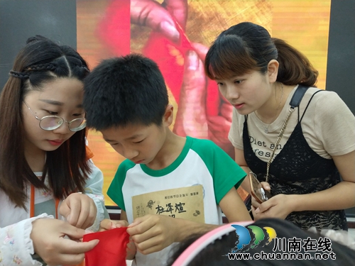 龙马潭开展我们的节日·端午,志愿服务活动(图3) 龙马潭开展我们的节日·端午,志愿服务活动(图3)