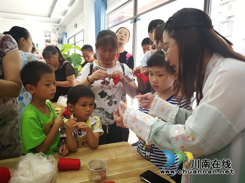 龙马潭开展我们的节日·端午,志愿服务活动(图5) 龙马潭开展我们的节日·端午,志愿服务活动(图5)