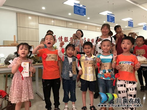 龙马潭开展我们的节日·端午,志愿服务活动(图8) 龙马潭开展我们的节日·端午,志愿服务活动(图8)