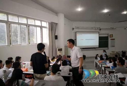 江阳法院普法志愿者与学子共赴诚信·守诺之约(图13) 江阳法院普法志愿者与学子共赴诚信·守诺之约(图13)