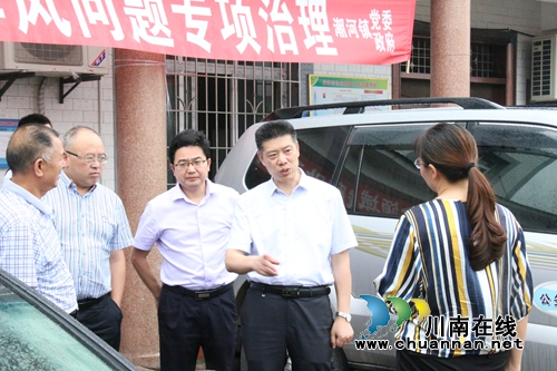 市安监局局长李华桂率队督查泸县潮河镇汛期安全生产工作(图1) 市安监局局长李华桂率队督查泸县潮河镇汛期安全生产工作(图1)