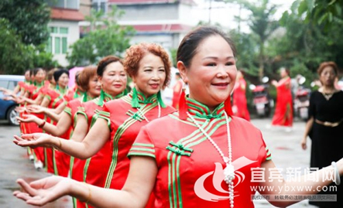 宜宾：民乐旗袍队为营造创文城市氛围添砖加瓦(图4)