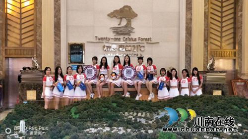 活力四射助阵世界杯，足球宝贝惊艳泸州！(图7)