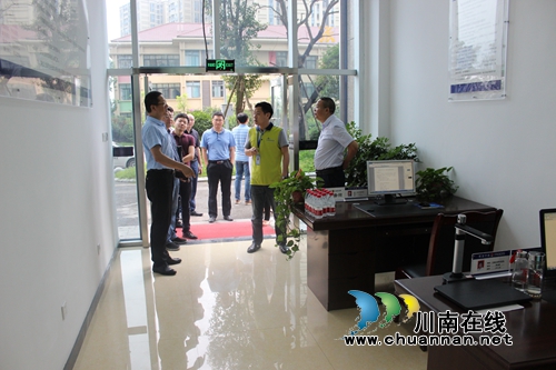 省委政法委调研泸州江阳区“三所联动”工作(图2) 省委政法委调研泸州江阳区“三所联动”工作(图2)