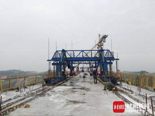 川南城际铁路内自泸线最长大桥合龙(图2)