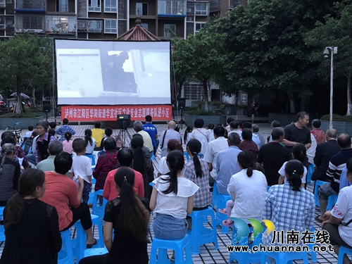 江阳区华阳街道开展“浓情粽香&nbsp;情系华宜”系列慰问活动(图2)