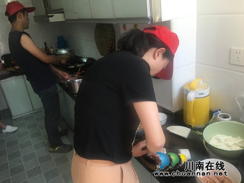 江阳区华阳街道开展“浓情粽香&nbsp;情系华宜”系列慰问活动(图3)