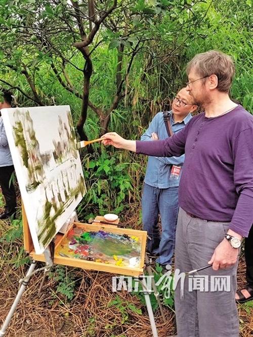 四位俄罗斯画家到内江隆昌　将美景揽入笔下(图3)