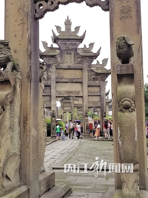 四位俄罗斯画家到内江隆昌　将美景揽入笔下(图5)