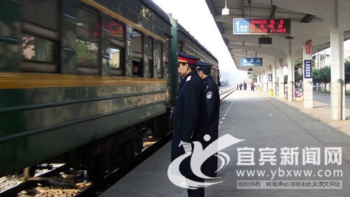 川南最后一辆绿皮火车退役&nbsp;到昭通有空调火车(图1)