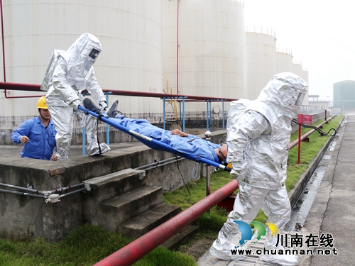 龙马潭开展2018年危险化学品事故应急演练(图1)