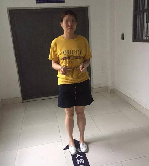 泸州豪车逆行撞出租车致1死4伤&nbsp;肇事者被刑拘(图2)