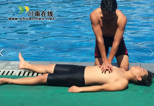 江阳区张坝景区开展游泳池2018年溺水救生演练及安全培训(图1)