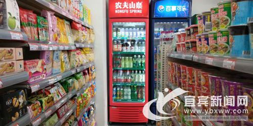 内含800个单品&nbsp;宜宾无人便利店正式投入运行(图1)