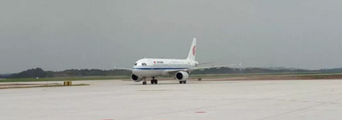 空客A320“大驾光临”&nbsp;泸州云龙机场试飞了！(图1)