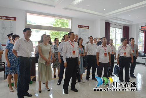 最高法邀请部分全国人大代表走进泸州法院(图8)