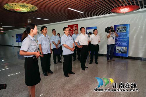 省法院党组书记、院长王树江调研泸州法院工作(图2) 省法院党组书记、院长王树江调研泸州法院工作(图2)