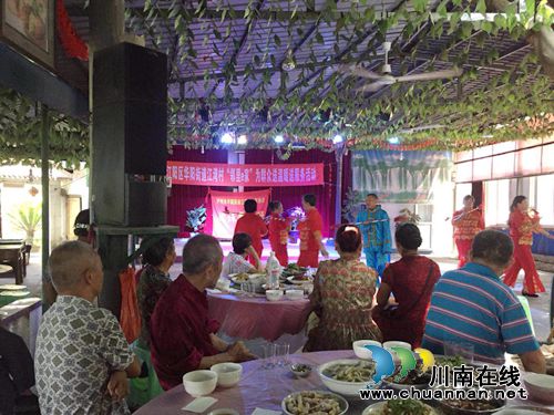 江阳区华阳街道江湾村开展“邻里e家”志愿服务活动(图1)