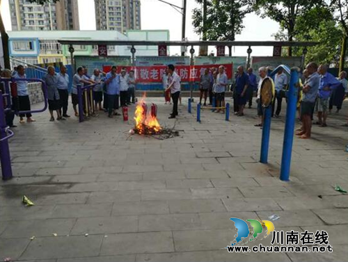 泸县太伏镇开展敬老院消防应急安全演练(图1)